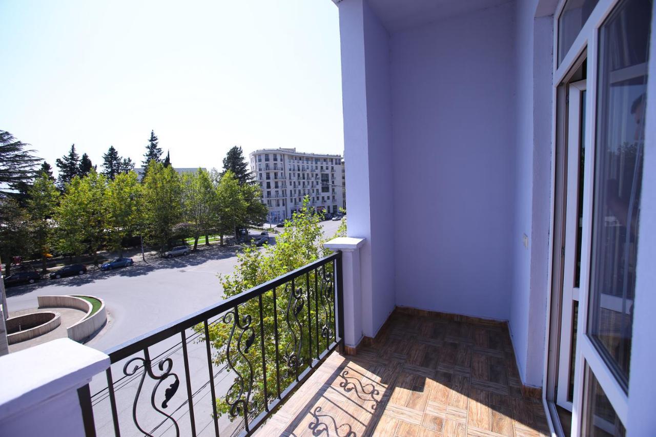 Hotel Phasis Kutaisi Exterior foto