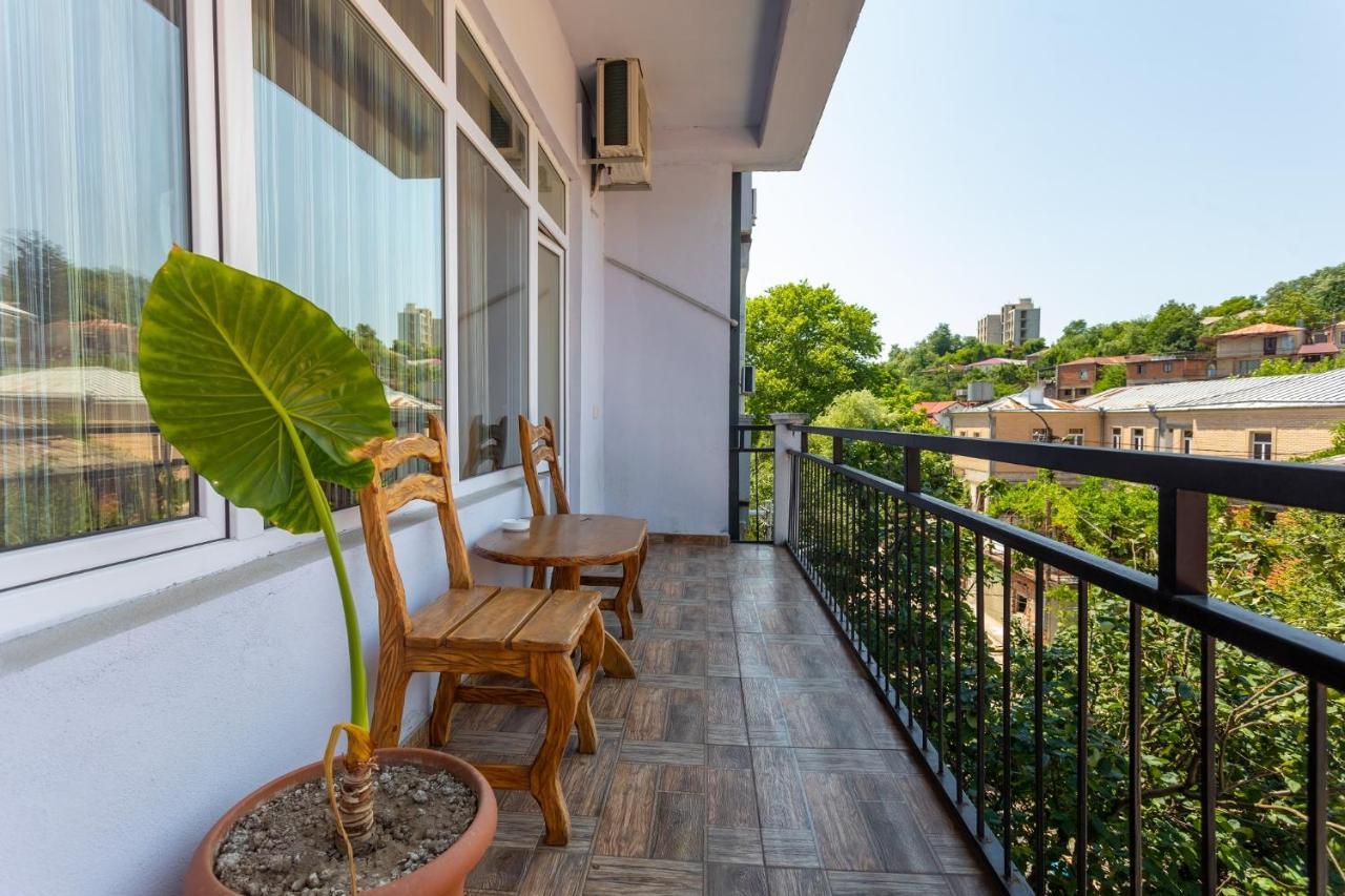 Hotel Phasis Kutaisi Exterior foto
