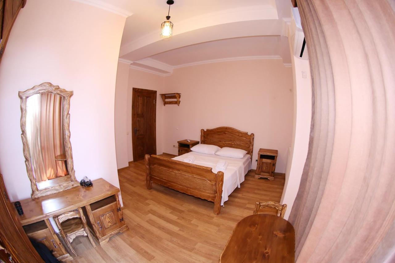 Hotel Phasis Kutaisi Exterior foto